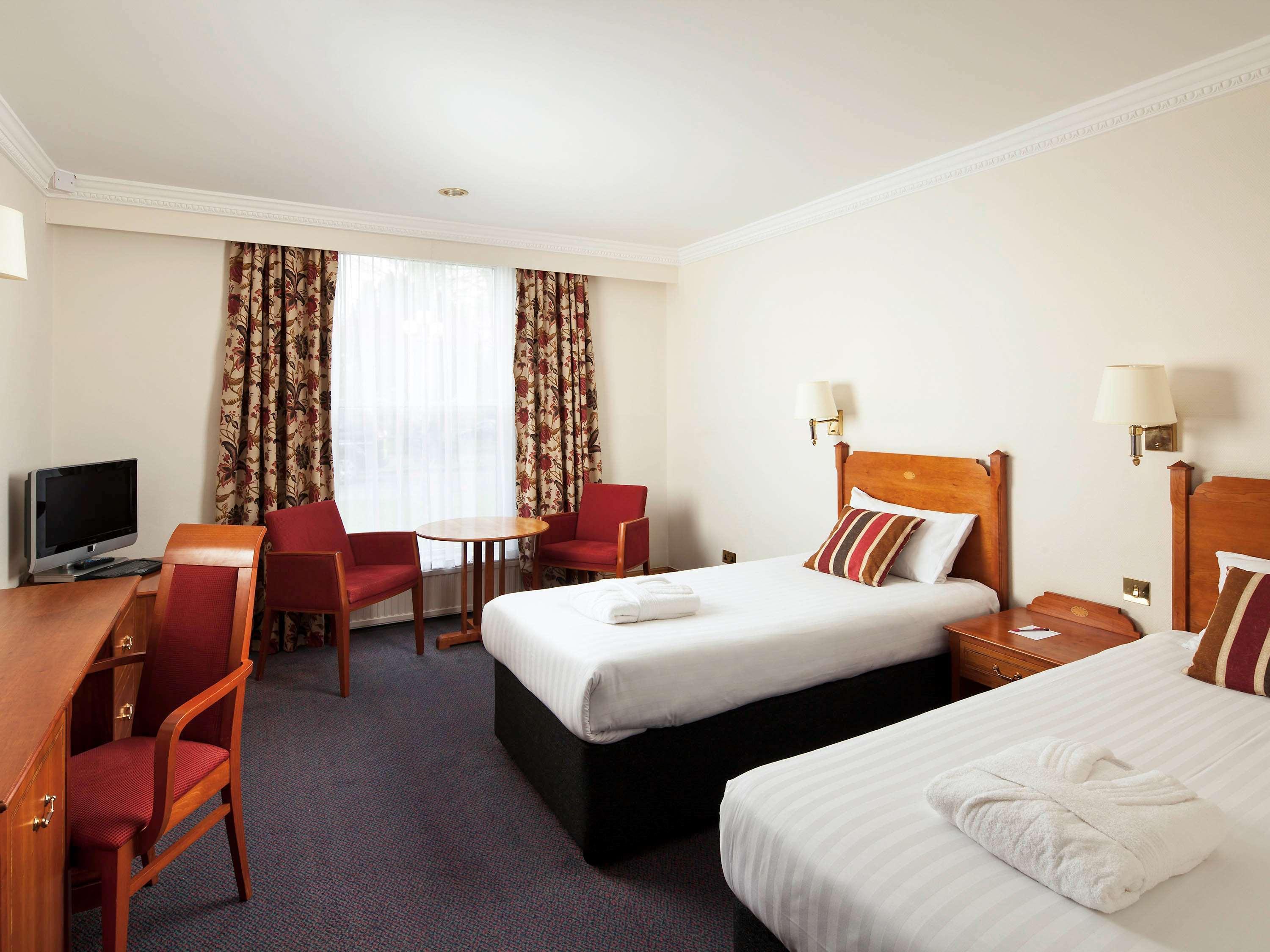 Mercure York Fairfield Manor Hotel Exterior foto