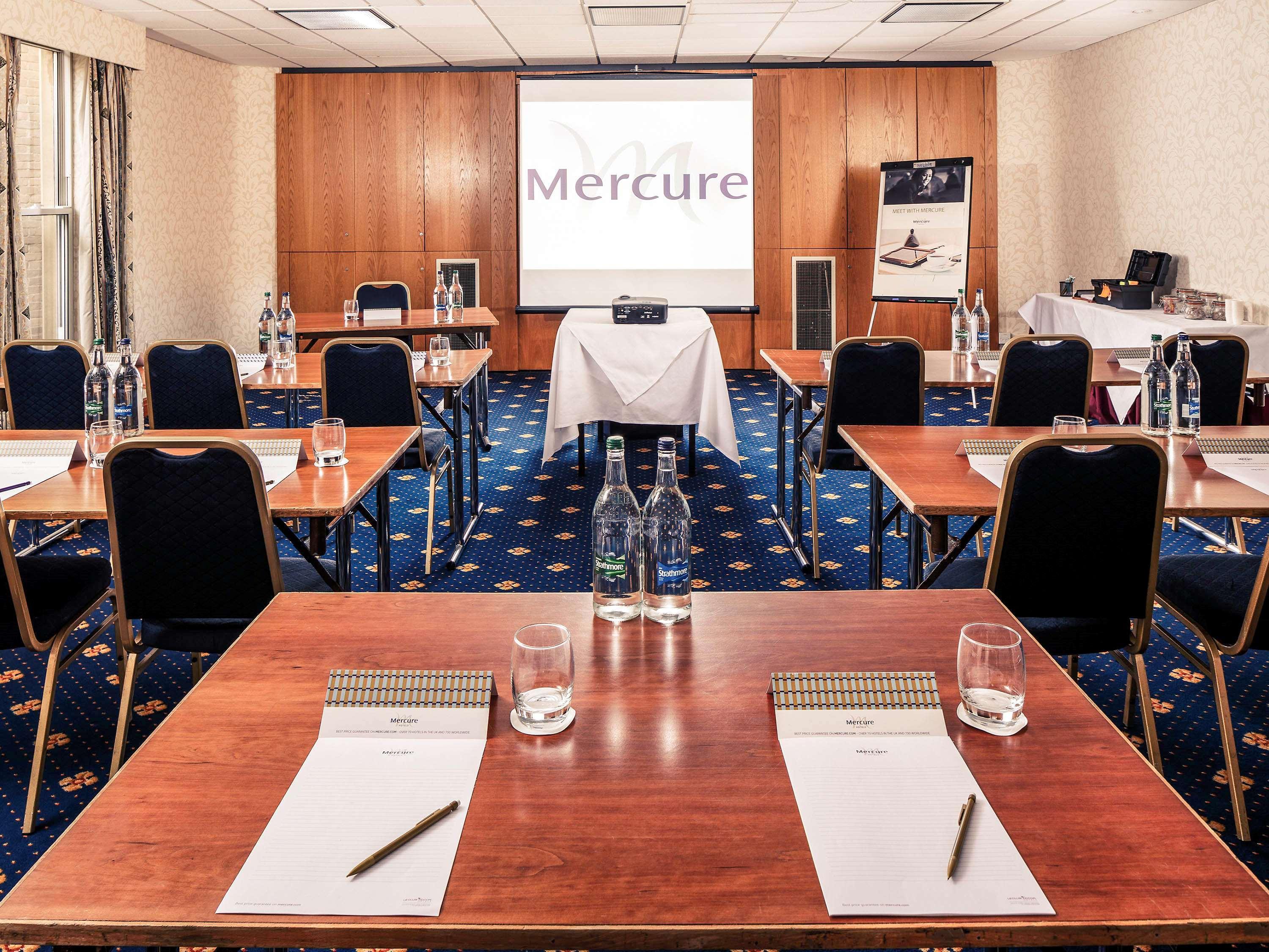 Mercure York Fairfield Manor Hotel Exterior foto