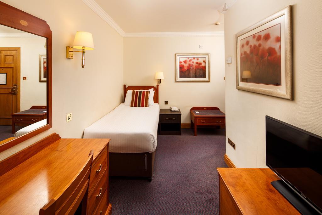 Mercure York Fairfield Manor Hotel Exterior foto