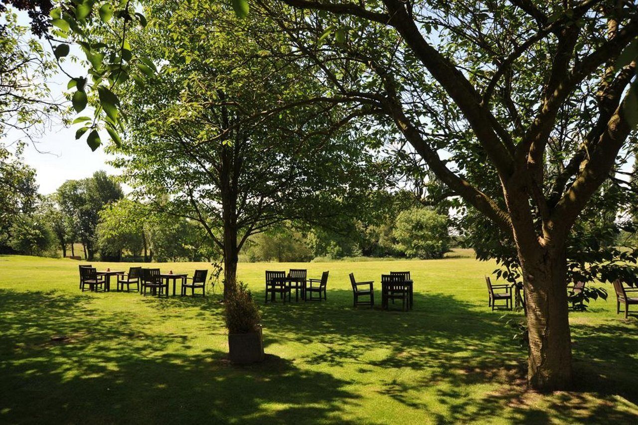 Mercure York Fairfield Manor Hotel Exterior foto