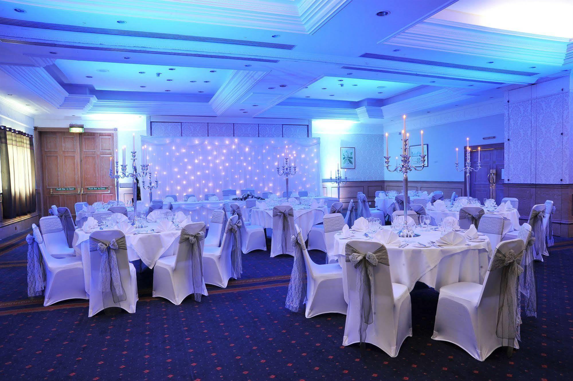 Mercure York Fairfield Manor Hotel Exterior foto